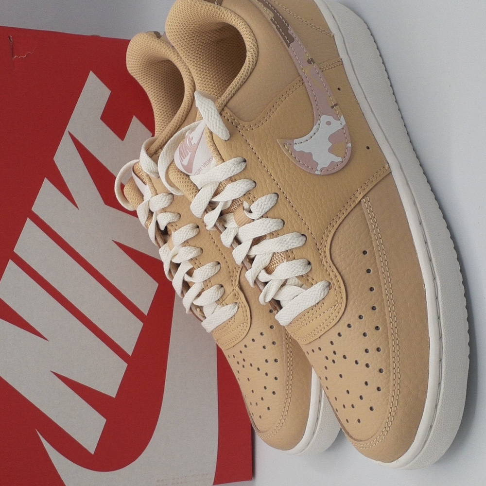 NIKE COURT VISION LOW WOMENS SHOES SNEAKERS SIZE 8 - Picture 2 of 11